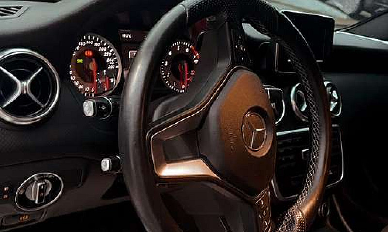 Mercedes Benz A200...