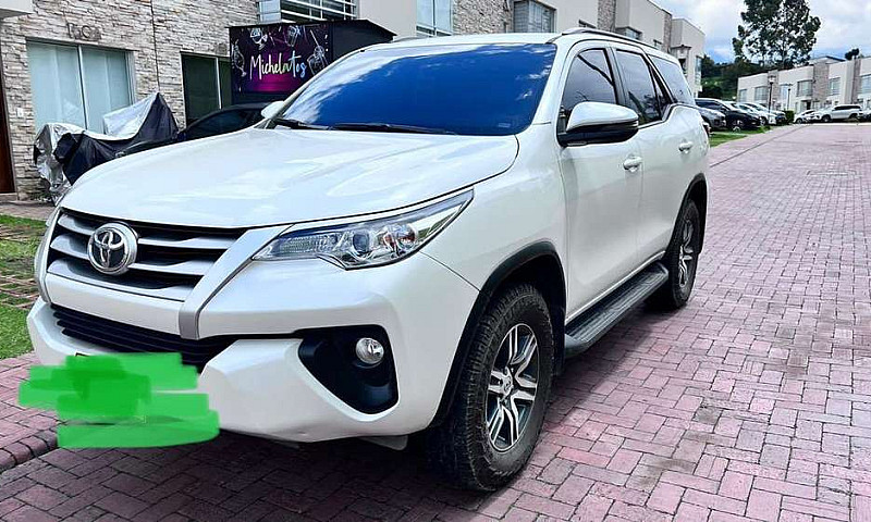 Camioneta Toyota For...