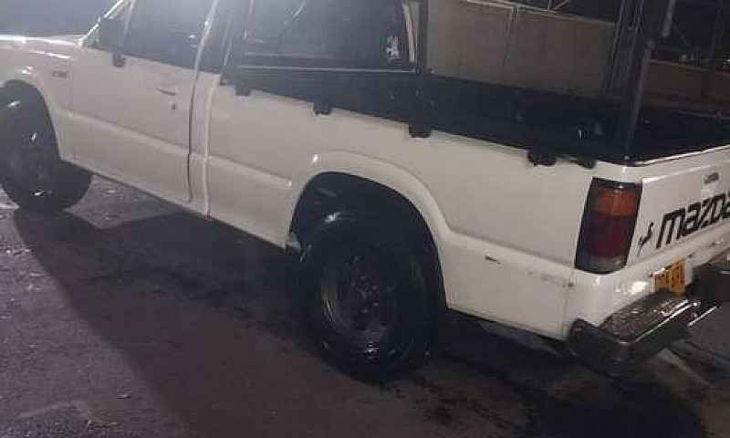 Mazda B2000 En Exele...