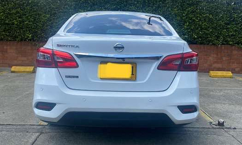 Nissan Sentra Blanco...