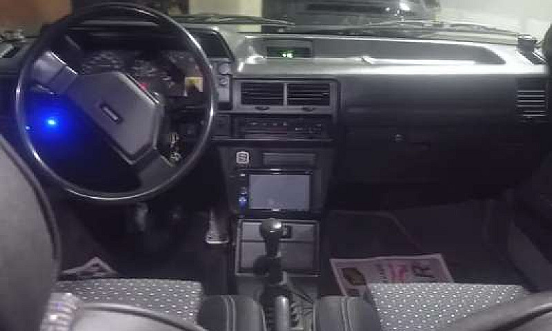 Vendo Mazda 323 Exel...
