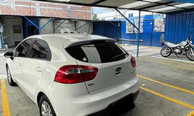 Kia Río Spice 2014...