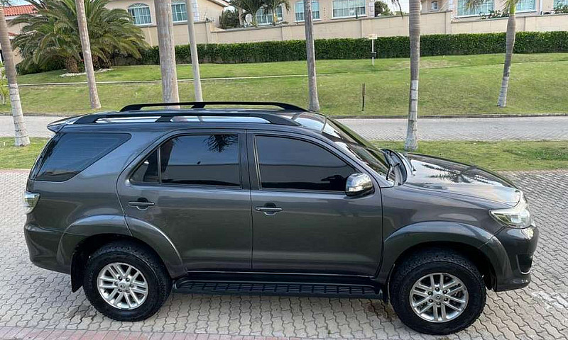 Toyota Fortuner Urba...
