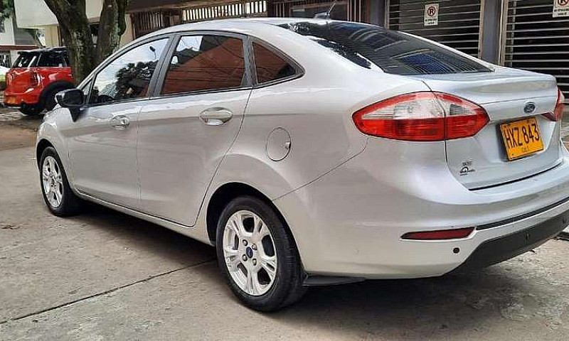 Ford Fiesta Modelo 2...