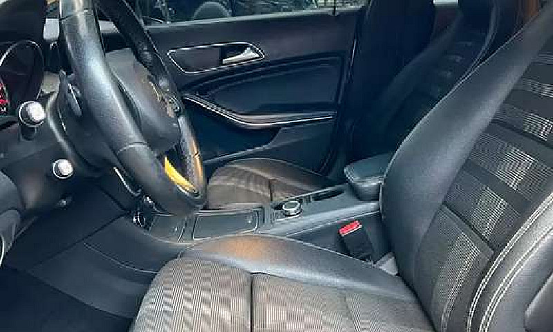 Mercedes Benz Cla 18...