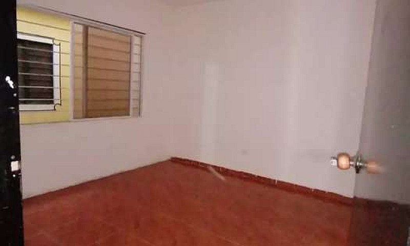 Arriendo Casa...