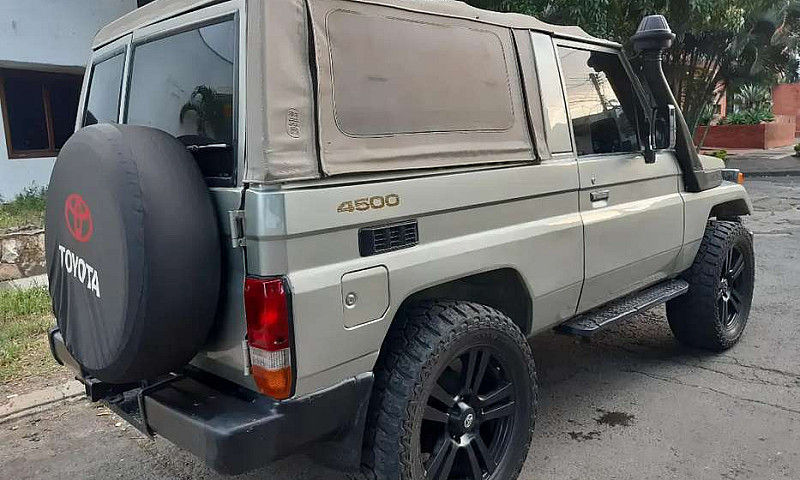 Toyota Macho Land Cr...