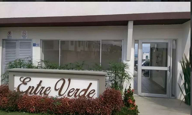 Casa En Arriendo Con...