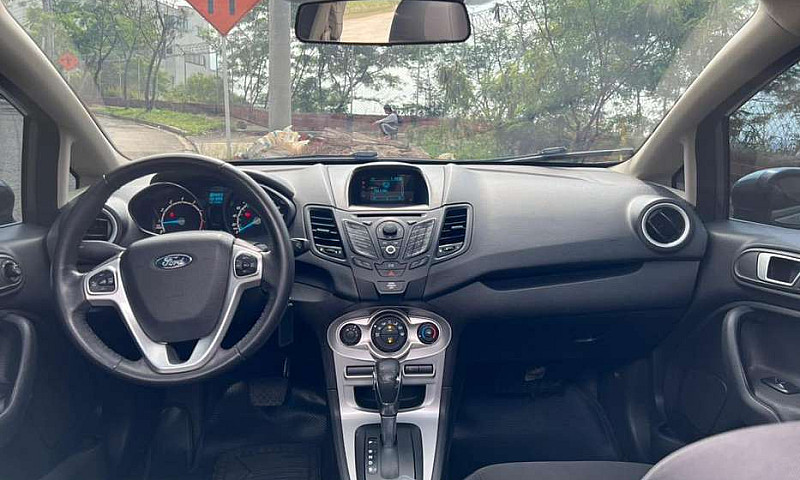 Vendo Ford Fiesta 20...