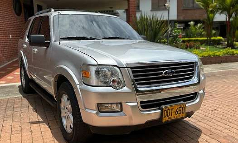 Ford Explorer Xlt 4X...