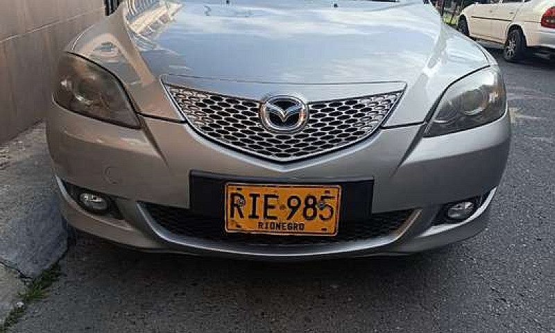 Mazda 3 Modelo 2005...