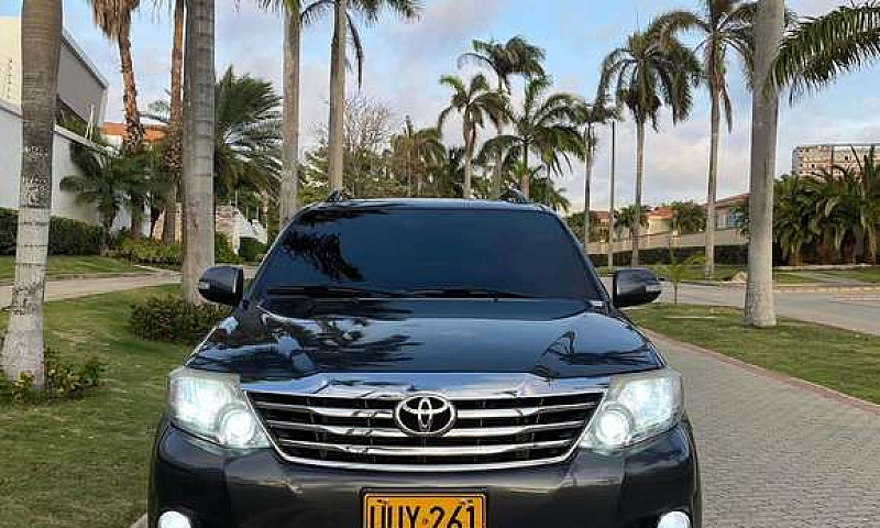Toyota Fortuner Urba...