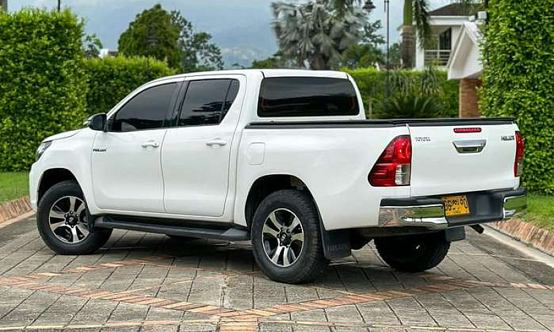 Toyota Hilux 2.4  20...