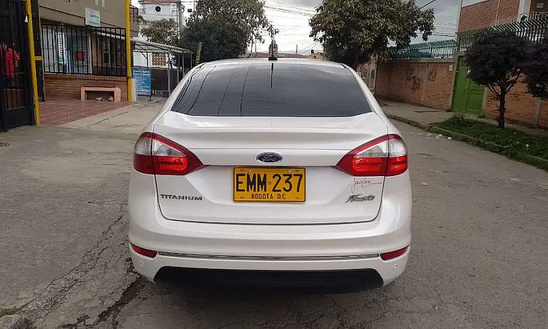 Vendo Ford Fiesta Ti...