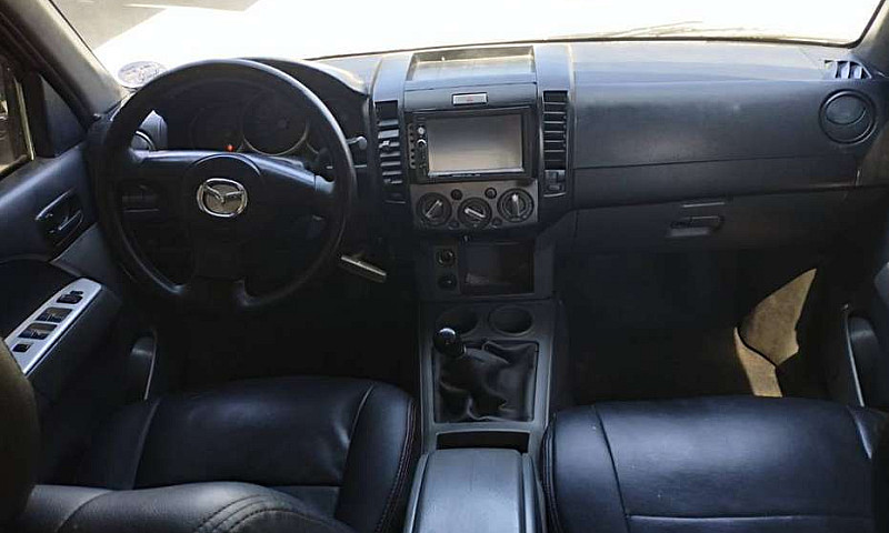 Camioneta Mazda Bt50...