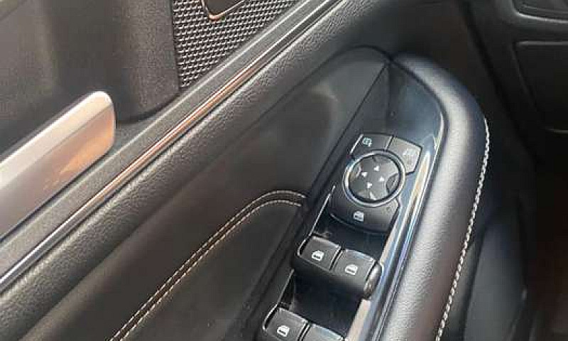 Ford Edge Titanium 2...