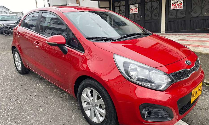 Vendo Kia Rio Space ...