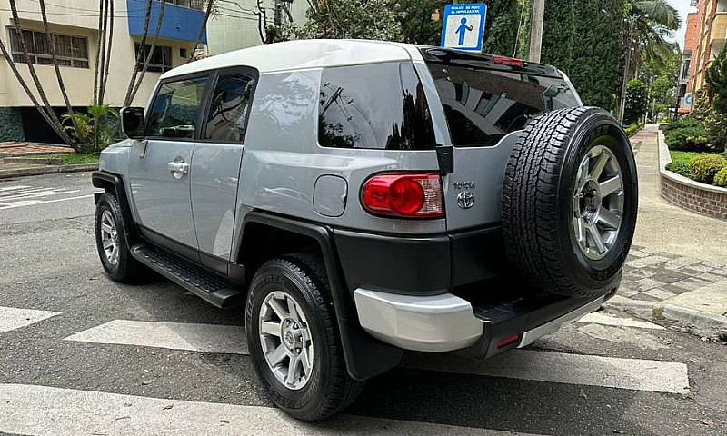 Toyota Fj Cruiser 4....