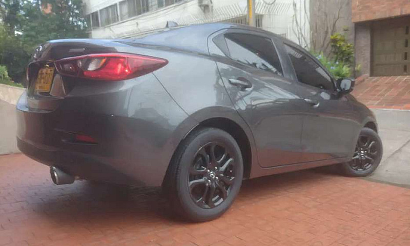 Relindo Mazda 2; Mod...