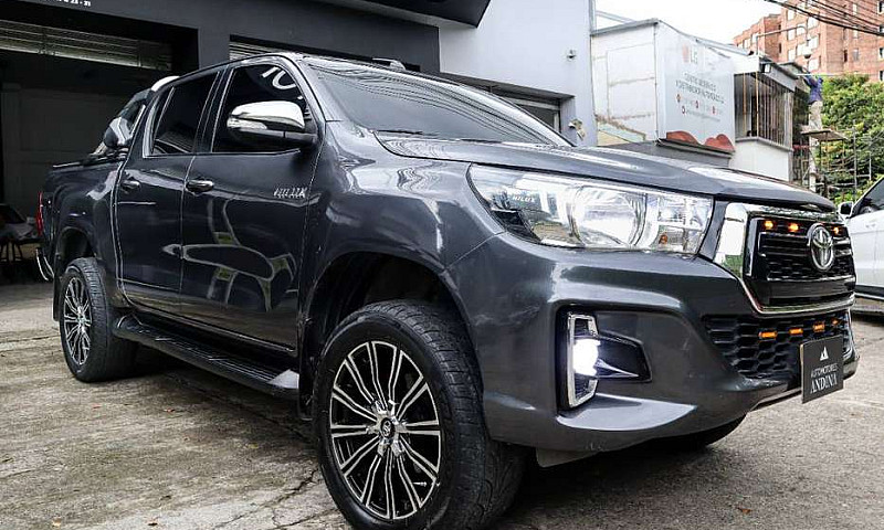 Toyota Hilux Mt Td 4...