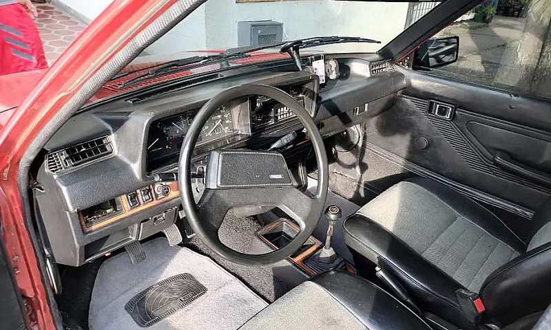 Mazda 323 Mod 1985...