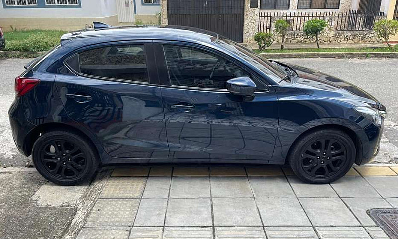 Se Vende Mazda 2 Gra...