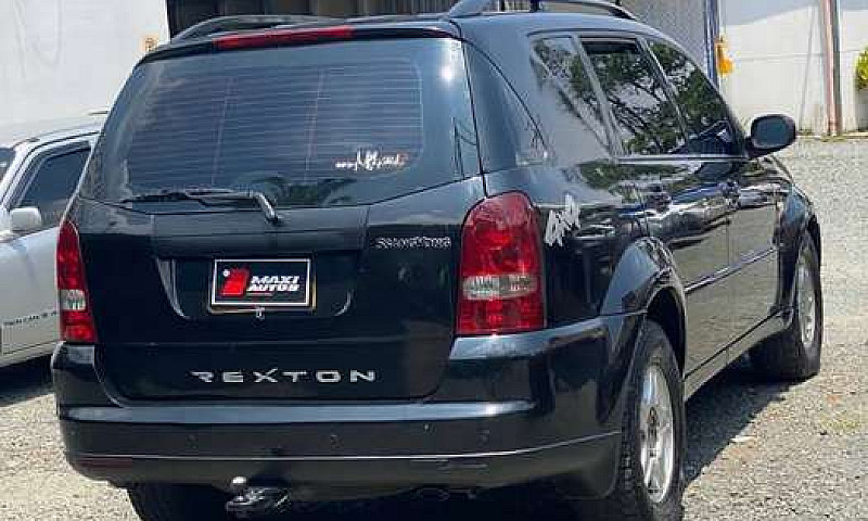 Ssangyong Rexton 200...