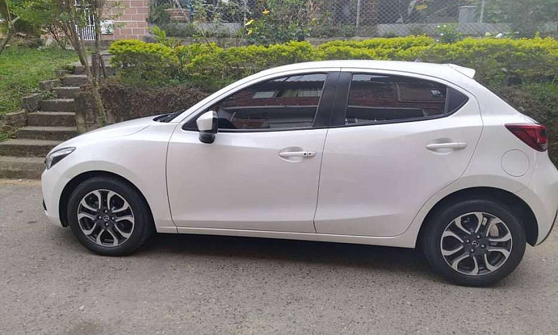 Se Vende Mazda 2 Gra...
