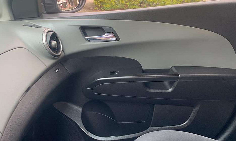Chevrolet Sonic 2013...