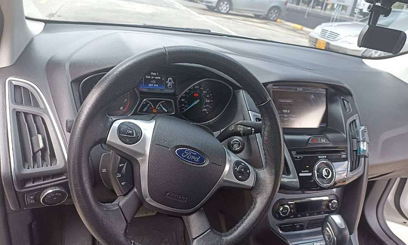 Ford Focus Titanium ...