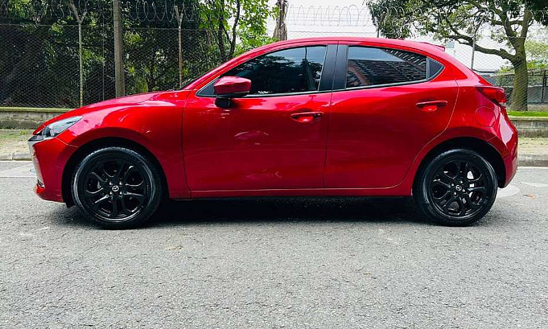 Mazda 2 Grand Tourin...