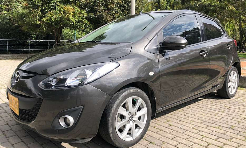 Vendo Mazda 2 Excele...