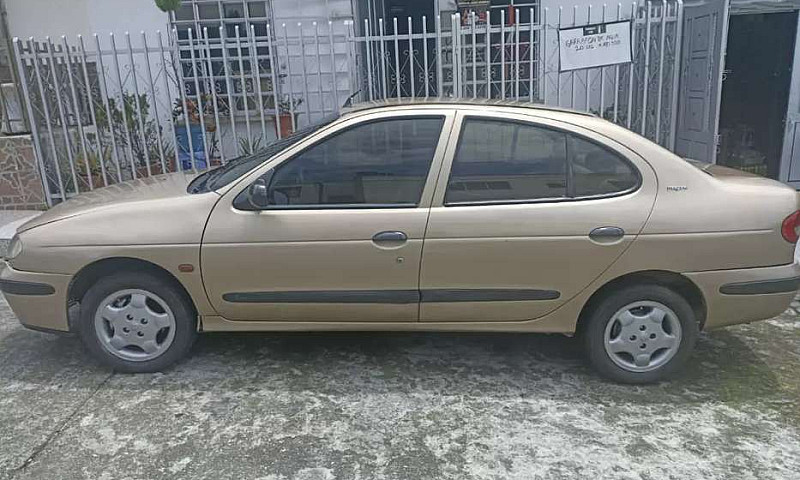 Vendo Megane 1...