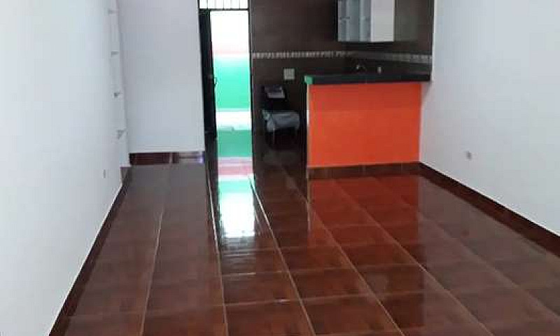 Arriendo Casa Tesoro...