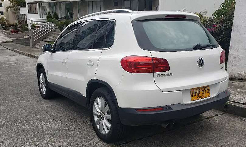 Volskwagen Tiguan 20...