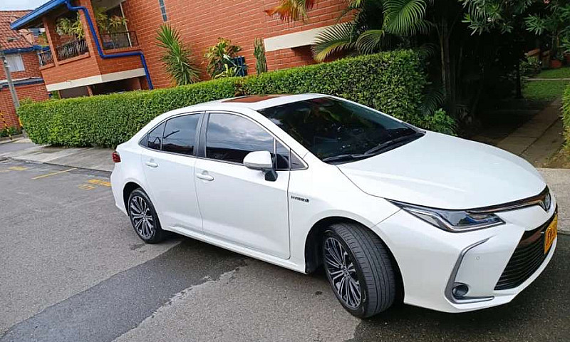 Vendo Toyota Corolla...