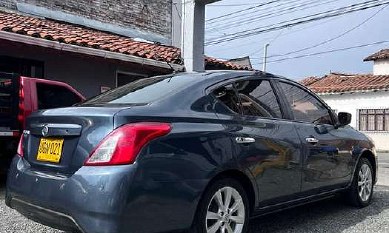 Nissan Versa Advance...