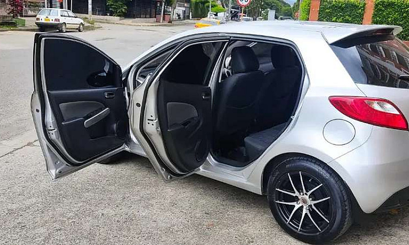 Mazda 2 En Excelente...