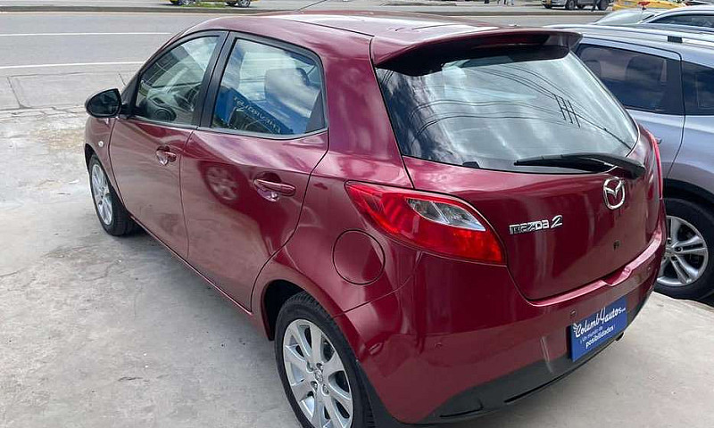 Mazda 2  Modelo 2014...