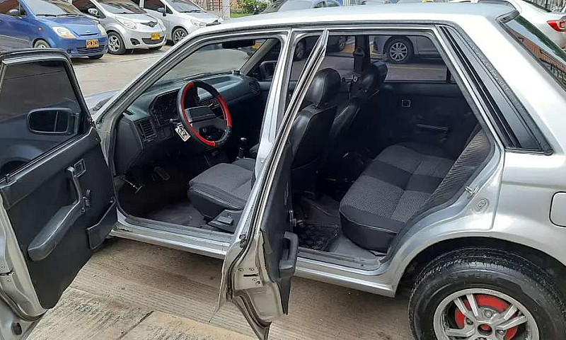 Mazda 323 2004(Negoc...