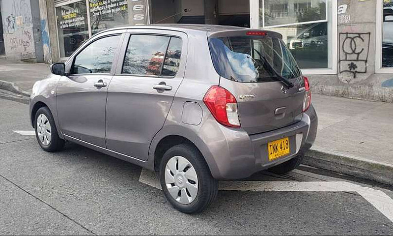 Vendo Automovil Suzu...