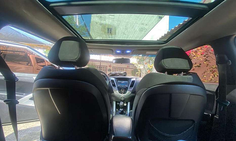 Hyundai Veloster 1.6...