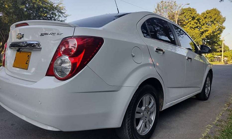 Chevrolet Sonic 2014...
