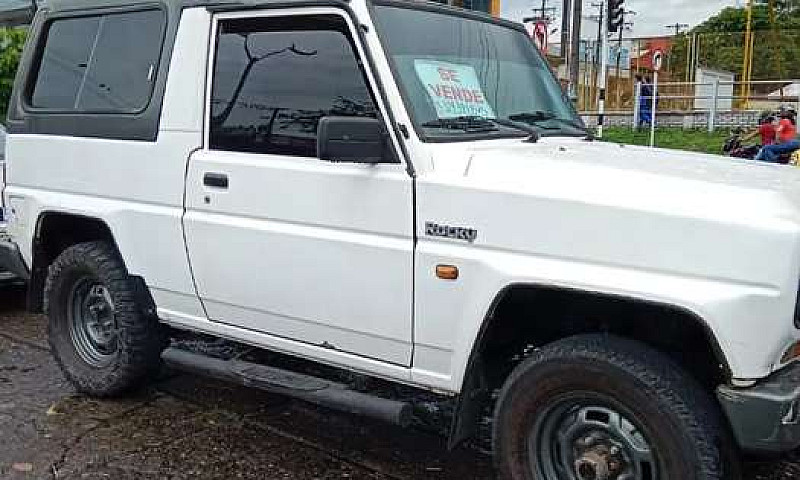 Vendo Daihatsu Rocky...