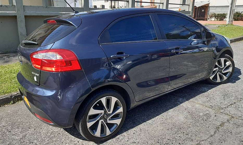 Kia Rio Spice 2015...