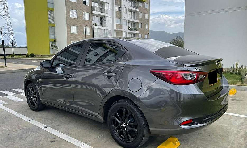 Vendo Mazda 2 Lx Ful...