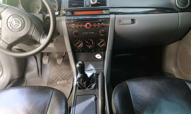 Mazda 3 2010...