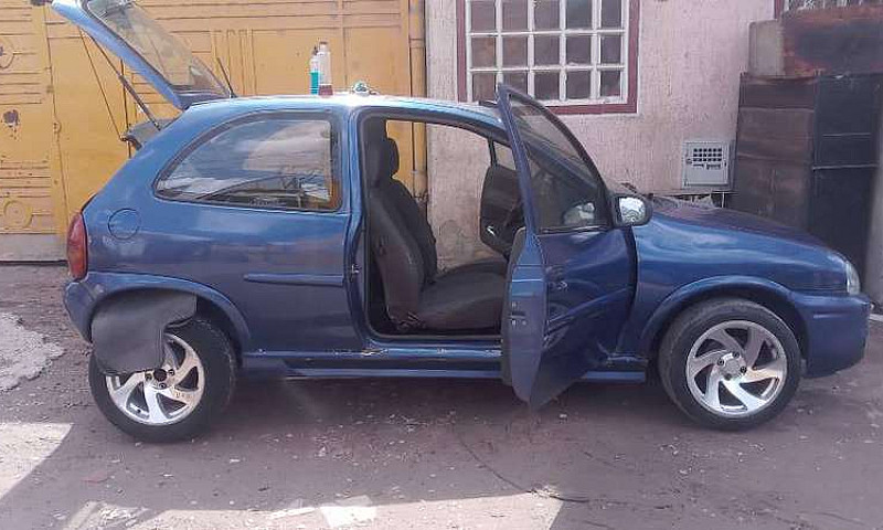 Vendo Corsa 2006...