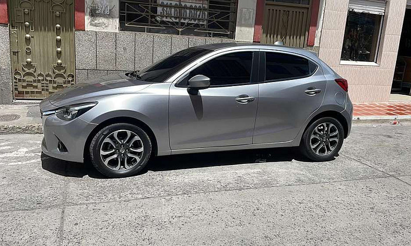 Mazda 2 Gran Turing...