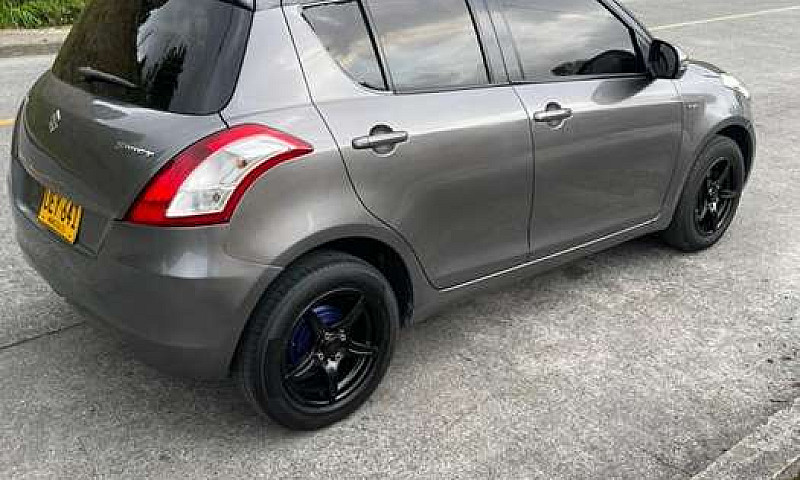 Vendo Suzuki Swift M...